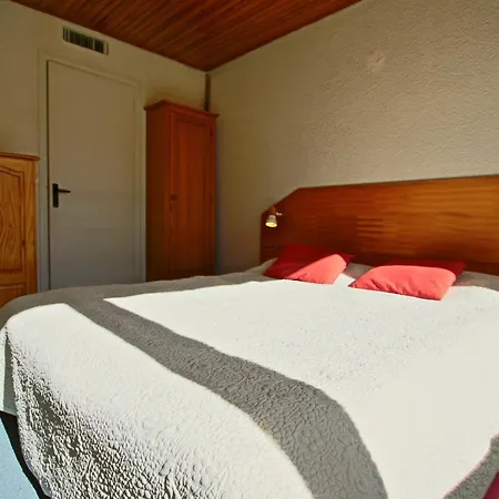 Au Pied Des Pistes Avec Parking Et Cuisine Equipee A - Fr-1-549-11 尚鲁斯