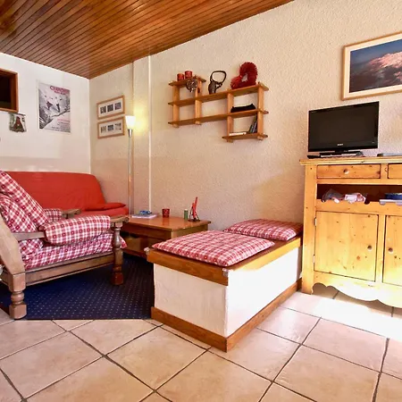 Au Pied Des Pistes Avec Parking Et Cuisine Equipee A - Fr-1-549-11